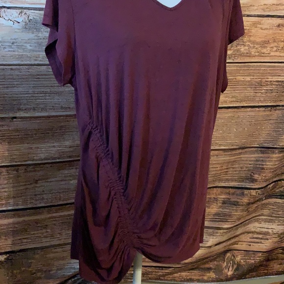 Rock & Republic Maroon V Neck - Picture 2 of 6